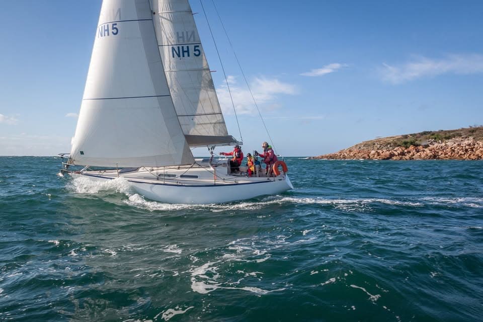 1983 Savage Defiance 30 for sale in Newhaven, VIC - photo 2